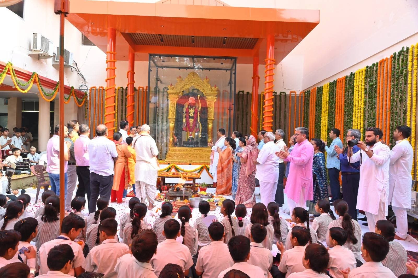 भगवान श्री रामचंद्र जी की मूर्ति का अनावरण